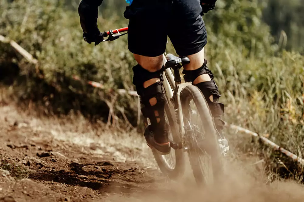 Maintaining Your Bike's Suspension with the Giyo GS-52L Digital Shock Pump